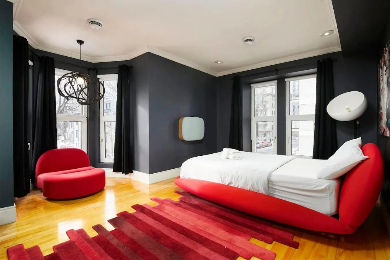 Holiday home Downtown Retreat With Modern Comfort Zf6 Montreal