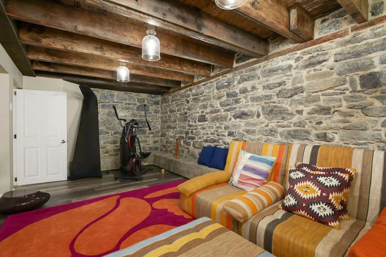 Holiday home Downtown Retreat With Modern Comfort Zf6 Montreal Canada