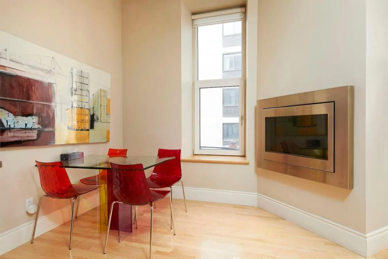 Downtown Retreat With Modern Comfort Zf6 Montreal