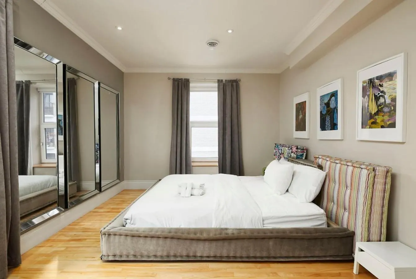Holiday home Downtown Retreat With Modern Comfort Zf6 Montreal Canada
