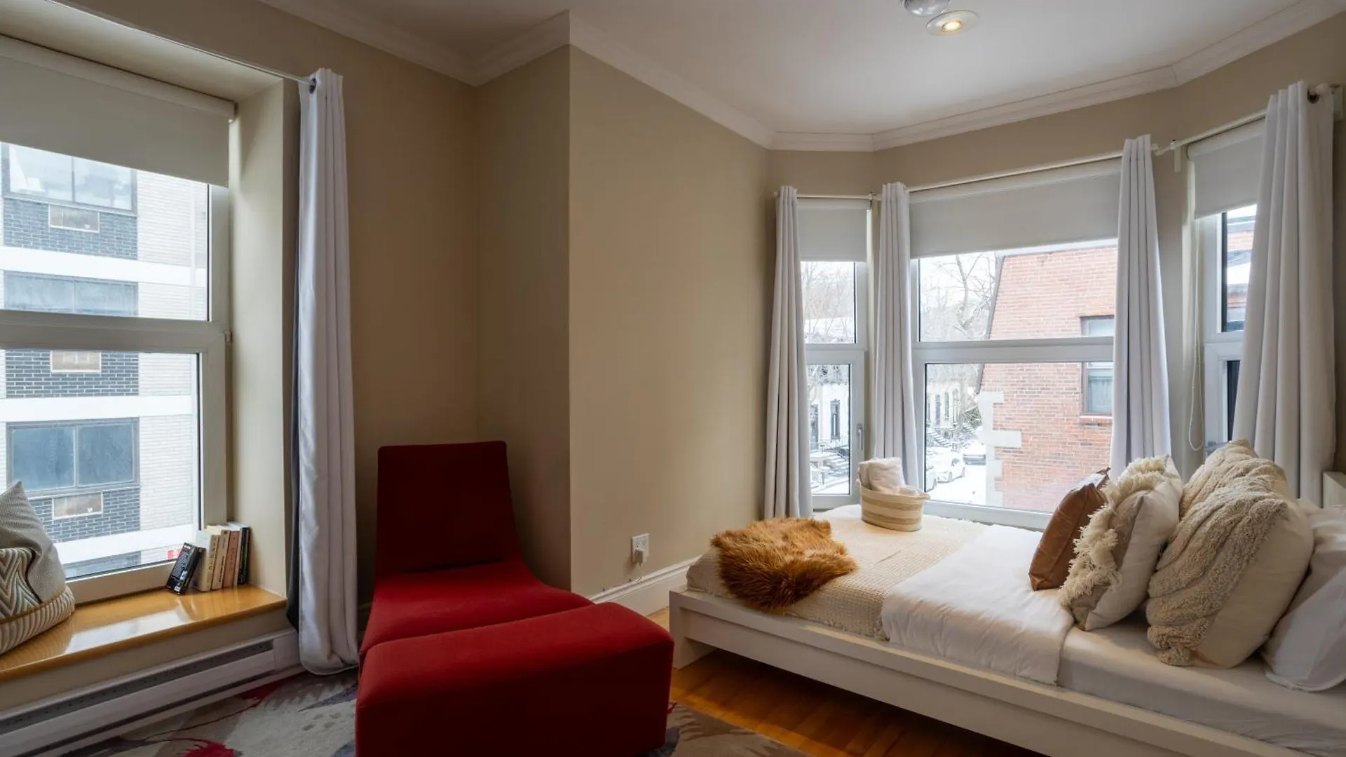 Downtown Retreat With Modern Comfort Zf6 Montreal 0*,