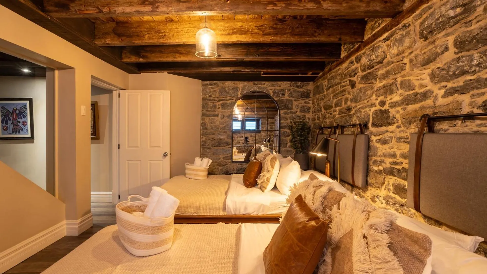Downtown Retreat With Modern Comfort Zf6 Montreal Holiday home