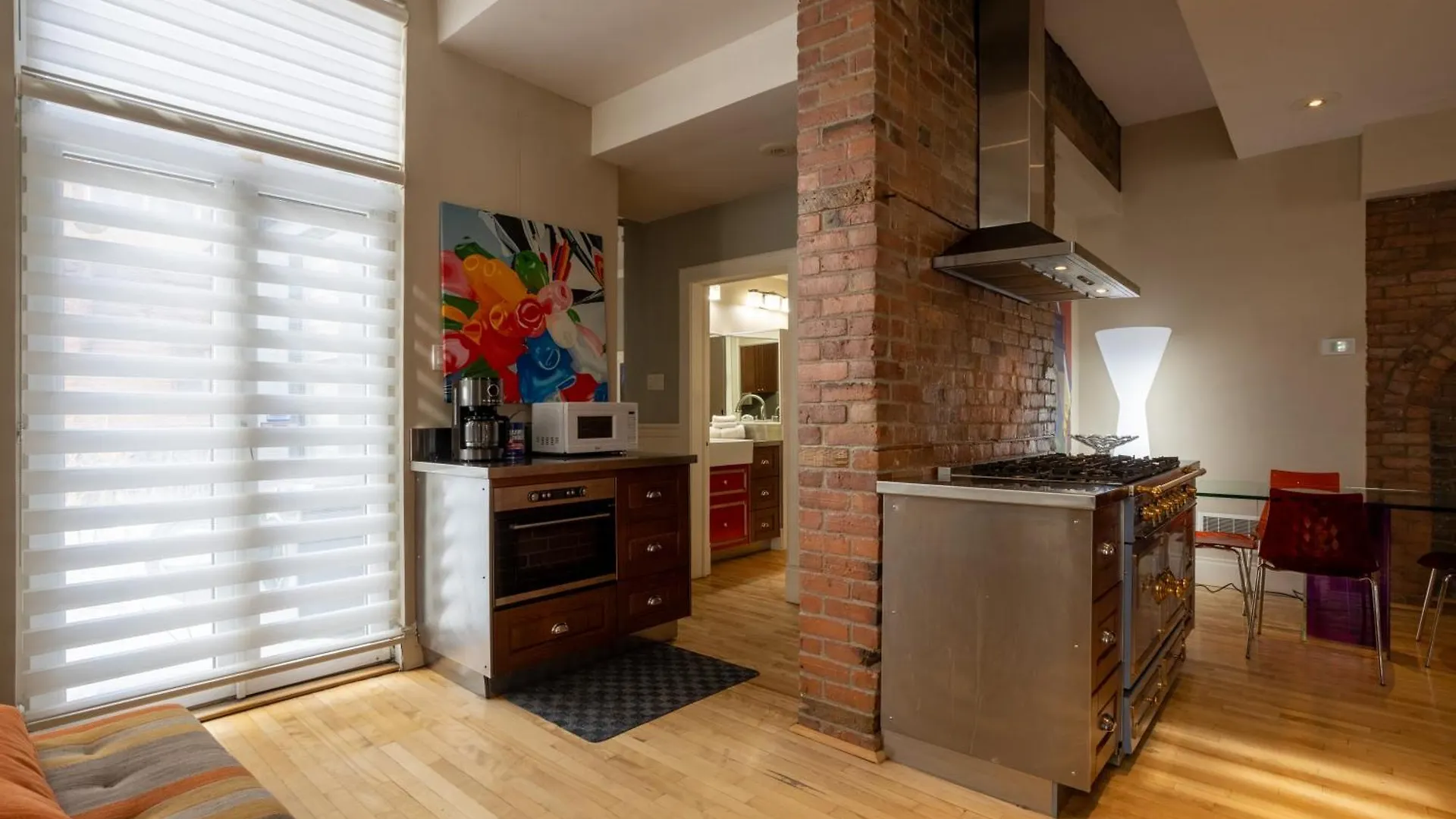 Downtown Retreat With Modern Comfort Zf6 Montreal 0*,  Canada