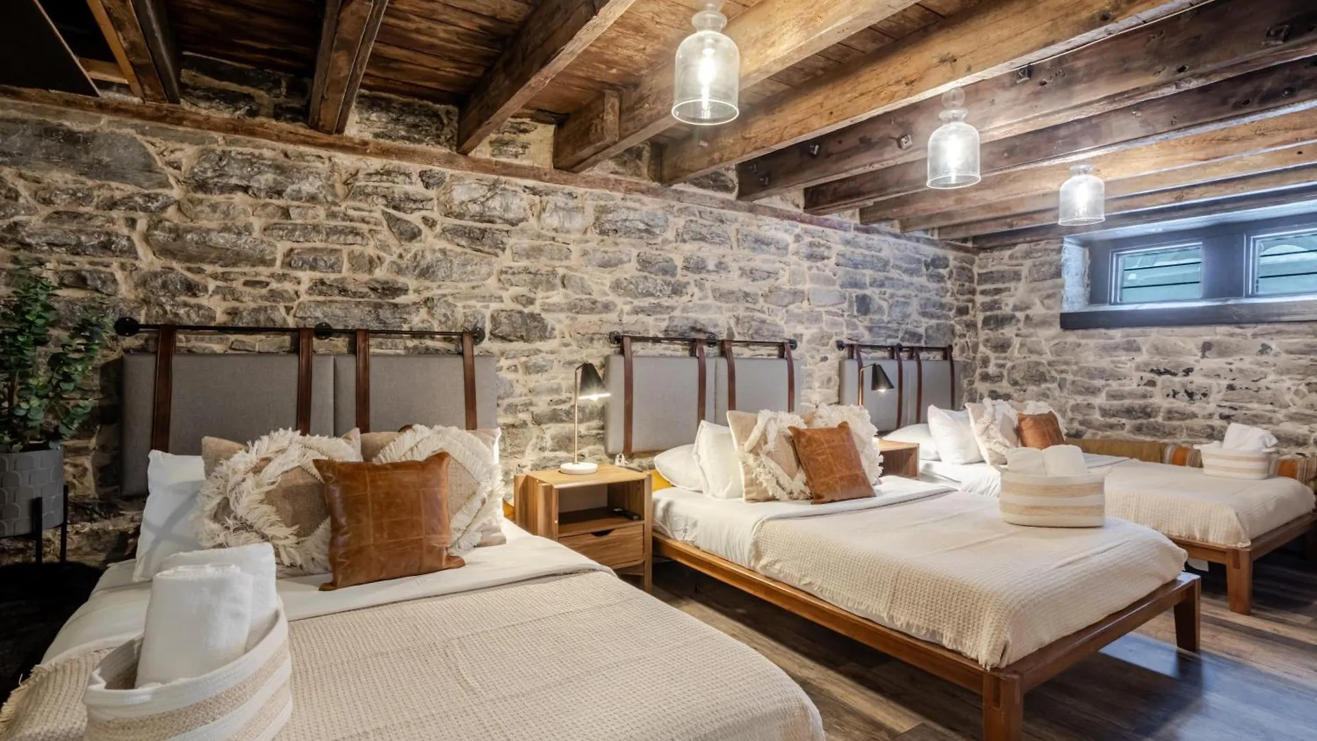 Downtown Retreat With Modern Comfort Montreal Kanada