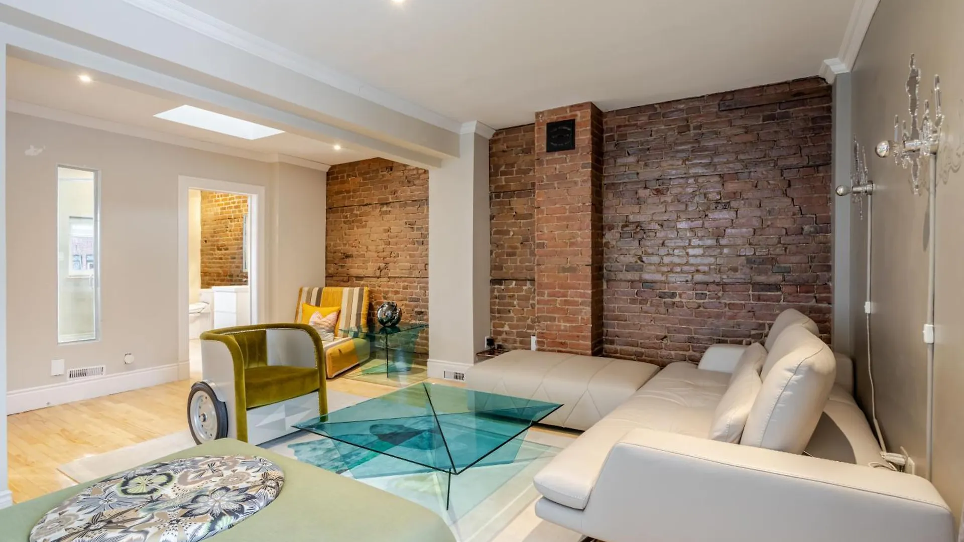 Prázdninový dům Downtown Retreat With Modern Comfort Montreal
