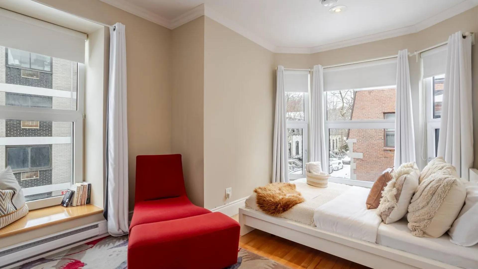 Prázdninový dům Downtown Retreat With Modern Comfort Montreal Kanada