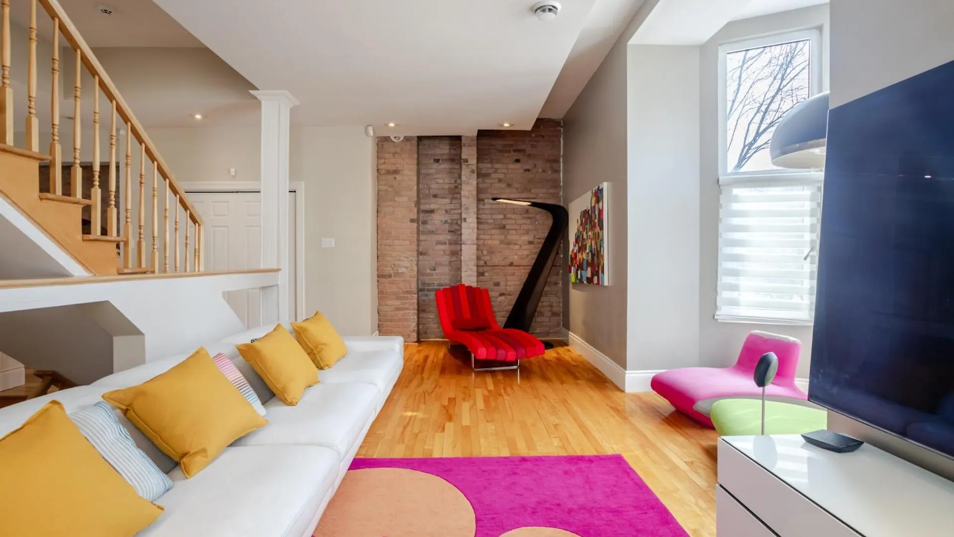 Downtown Retreat With Modern Comfort Montreal